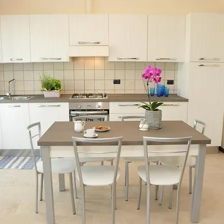 Salvi Apartment Peschiera del Garda